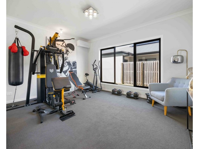 22 Field Street, Helensvale QLD 4212