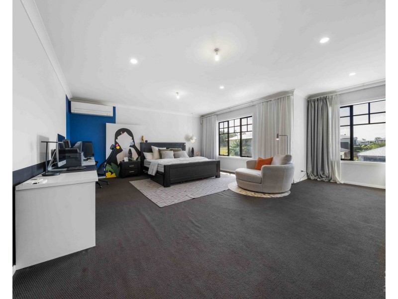 22 Field Street, Helensvale QLD 4212