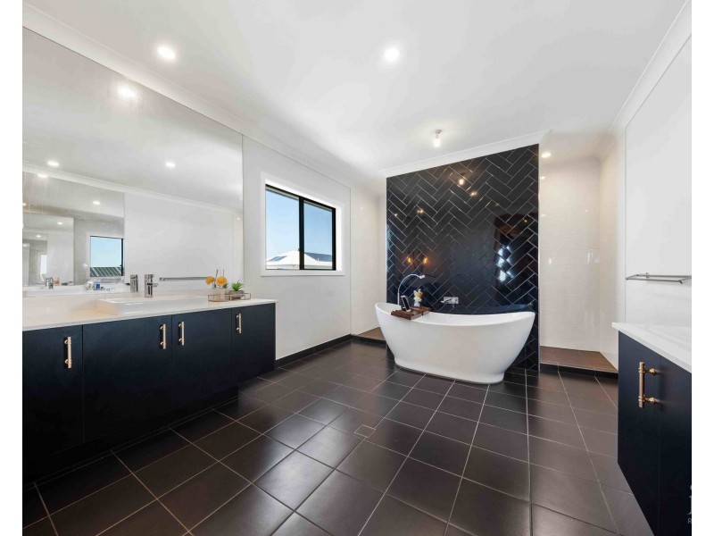 22 Field Street, Helensvale QLD 4212