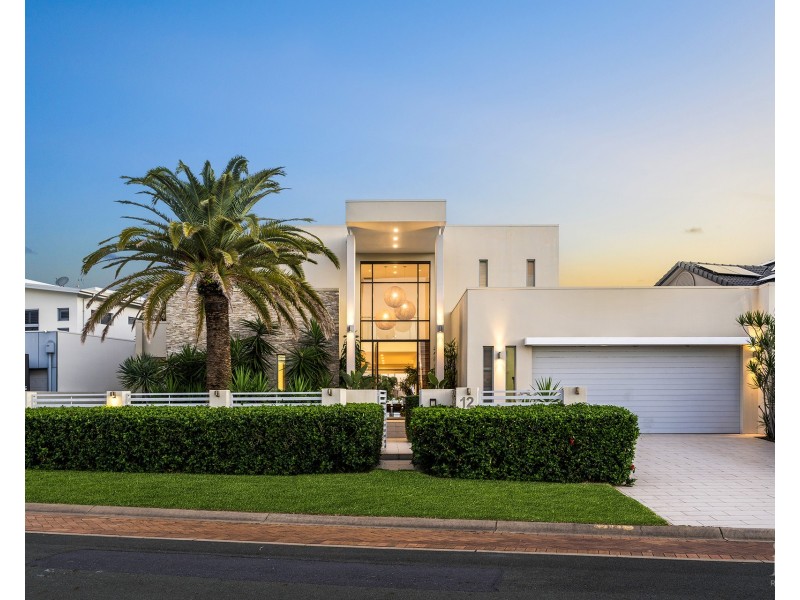 12 Regents Court, Sovereign Islands QLD 4216