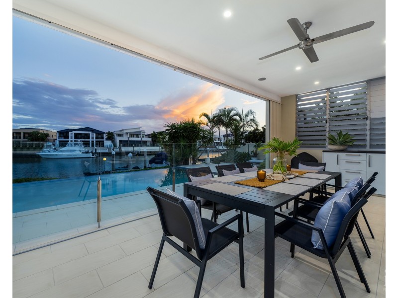 12 Regents Court, Sovereign Islands QLD 4216