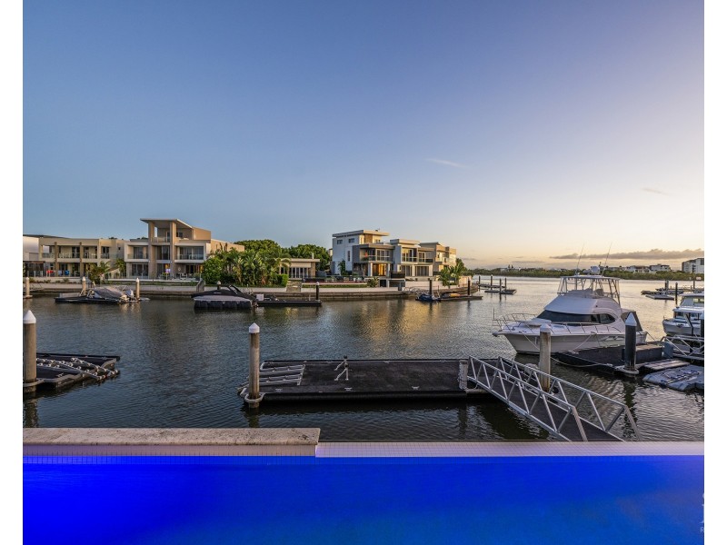 34 Knightsbridge Parade West, Sovereign Islands QLD 4216