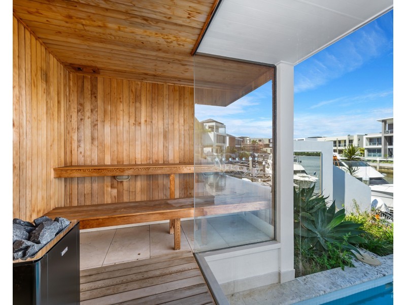 34 Knightsbridge Parade West, Sovereign Islands QLD 4216