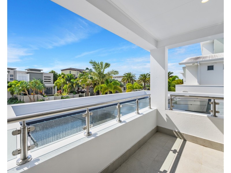 34 Knightsbridge Parade West, Sovereign Islands QLD 4216