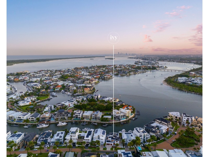 34 Knightsbridge Parade West, Sovereign Islands QLD 4216