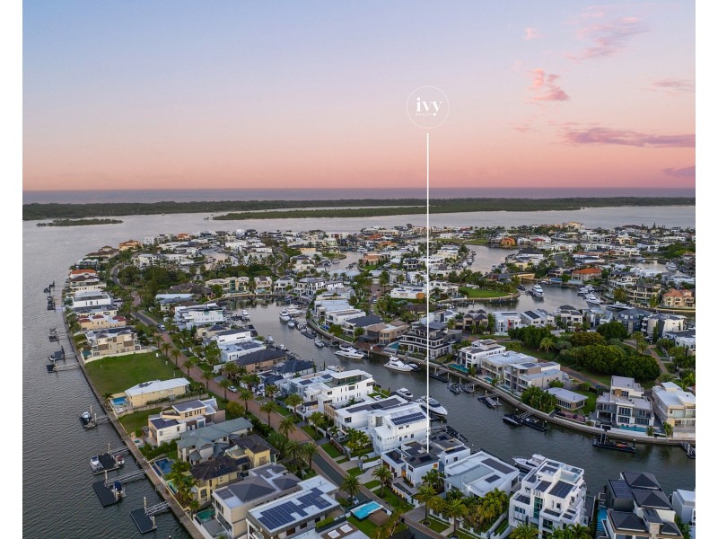 34 Knightsbridge Parade West, Sovereign Islands QLD 4216