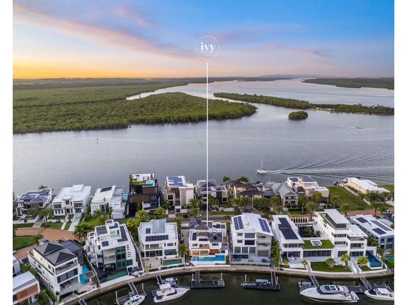 34 Knightsbridge Parade West, Sovereign Islands QLD 4216