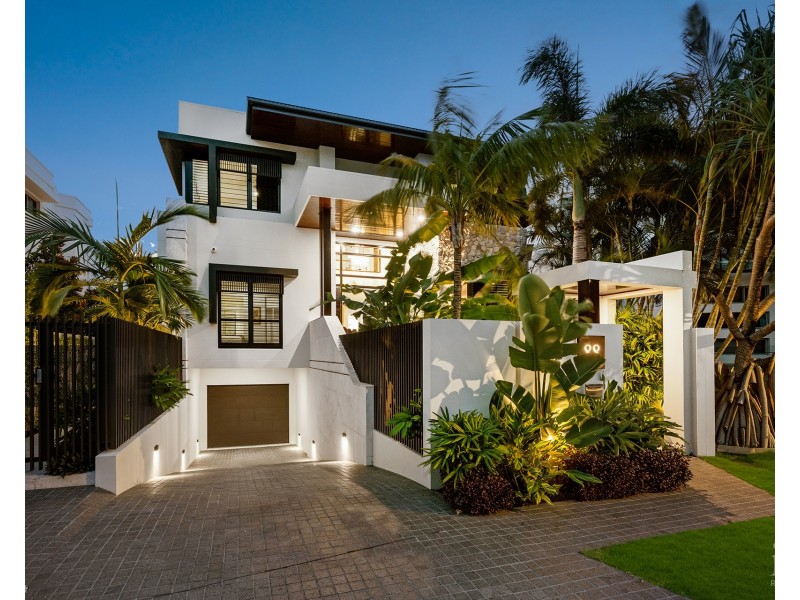 88 Royal Albert Crescent, Sovereign Islands QLD 4216
