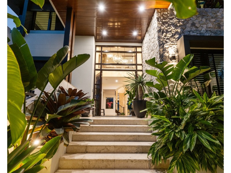 88 Royal Albert Crescent, Sovereign Islands QLD 4216
