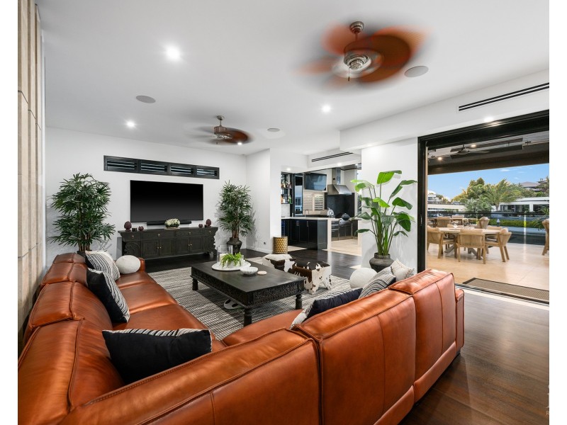 88 Royal Albert Crescent, Sovereign Islands QLD 4216