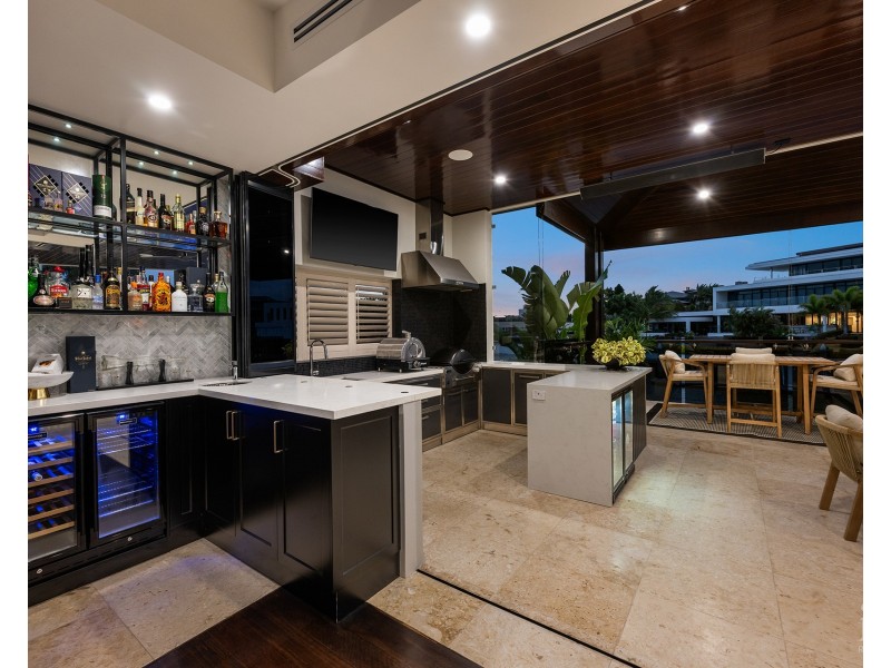 88 Royal Albert Crescent, Sovereign Islands QLD 4216