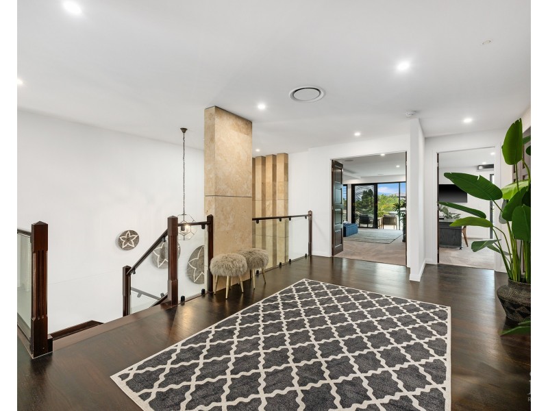 88 Royal Albert Crescent, Sovereign Islands QLD 4216