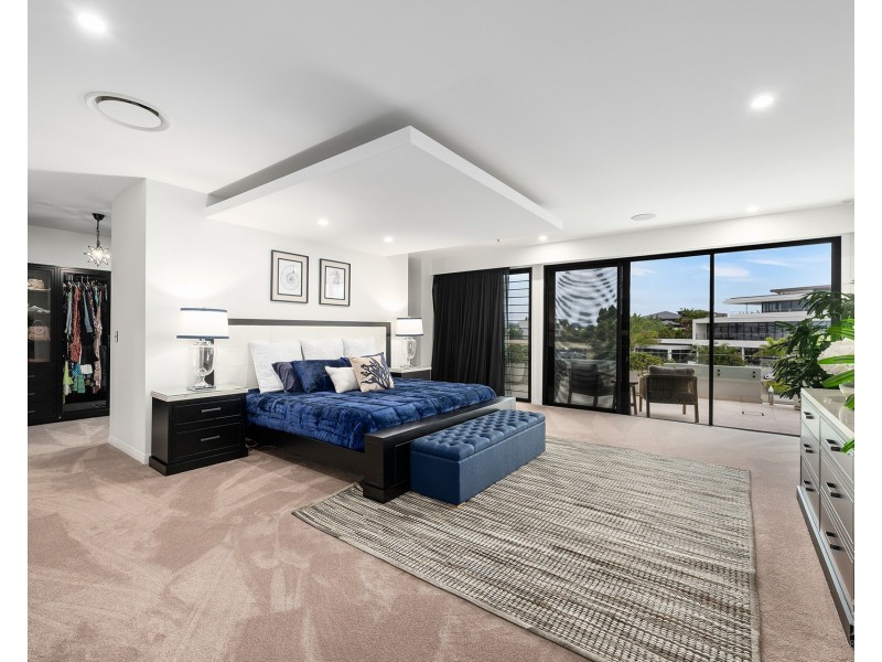 88 Royal Albert Crescent, Sovereign Islands QLD 4216