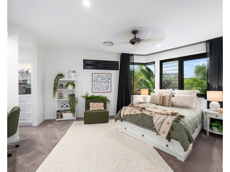88 Royal Albert Crescent, Sovereign Islands QLD 4216