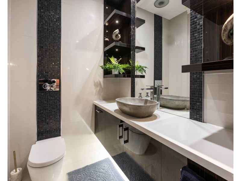 88 Royal Albert Crescent, Sovereign Islands QLD 4216