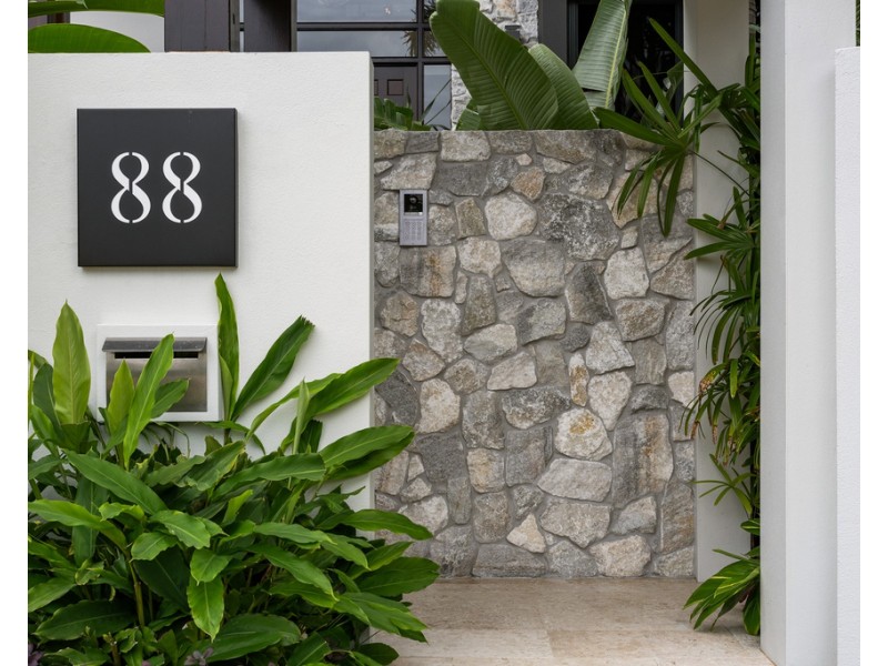 88 Royal Albert Crescent, Sovereign Islands QLD 4216