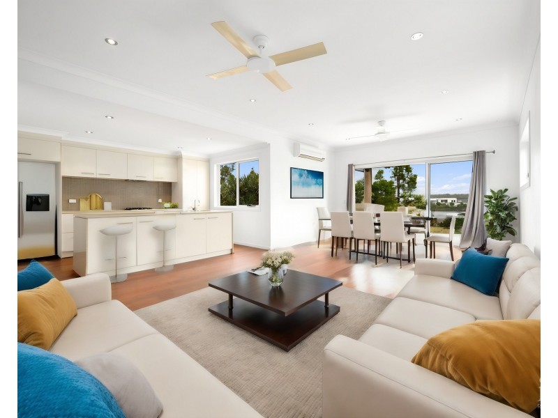 10 Cova Boulevard, Hope Island QLD 4212