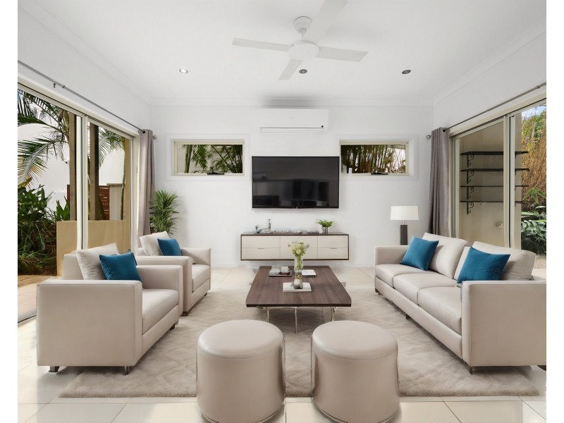 10 Cova Boulevard, Hope Island QLD 4212