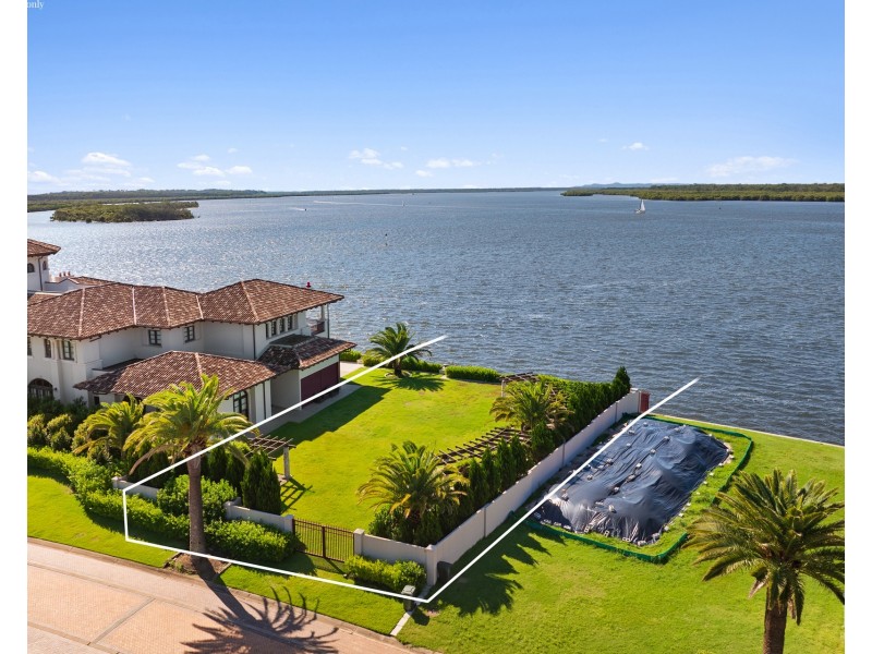 34 Knightsbridge Parade East, Sovereign Islands QLD 4216