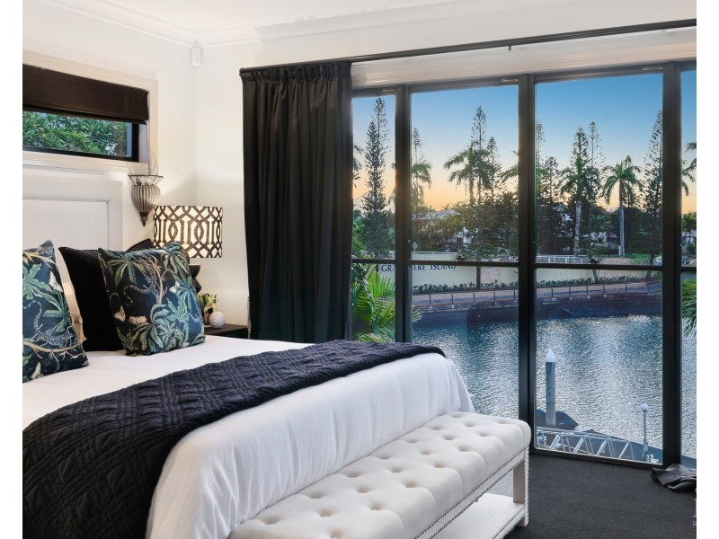 2204 Taromeo Court, Hope Island QLD 4212