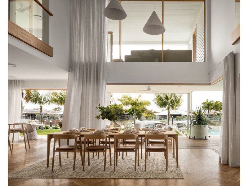 5 Paterson Place, Paradise Point QLD 4216