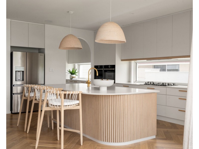 5 Paterson Place, Paradise Point QLD 4216