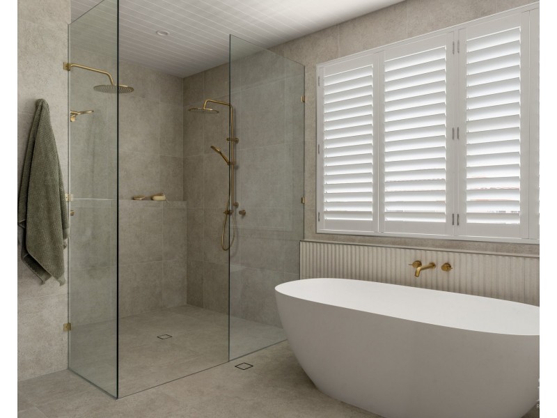 5 Paterson Place, Paradise Point QLD 4216