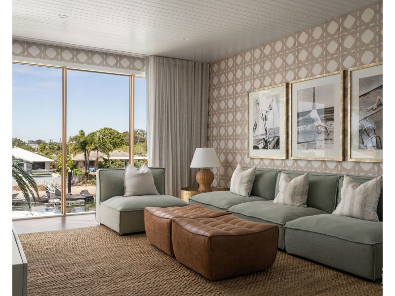 5 Paterson Place, Paradise Point QLD 4216