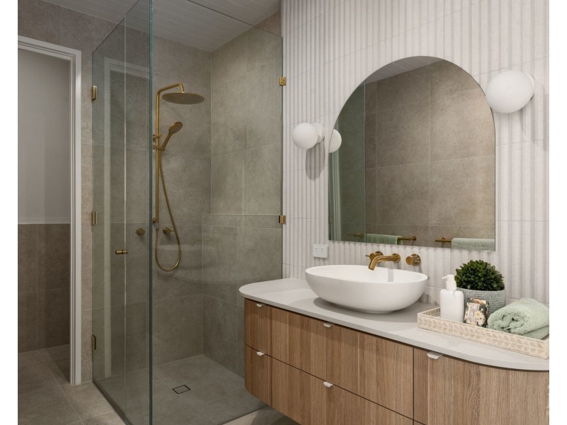 5 Paterson Place, Paradise Point QLD 4216