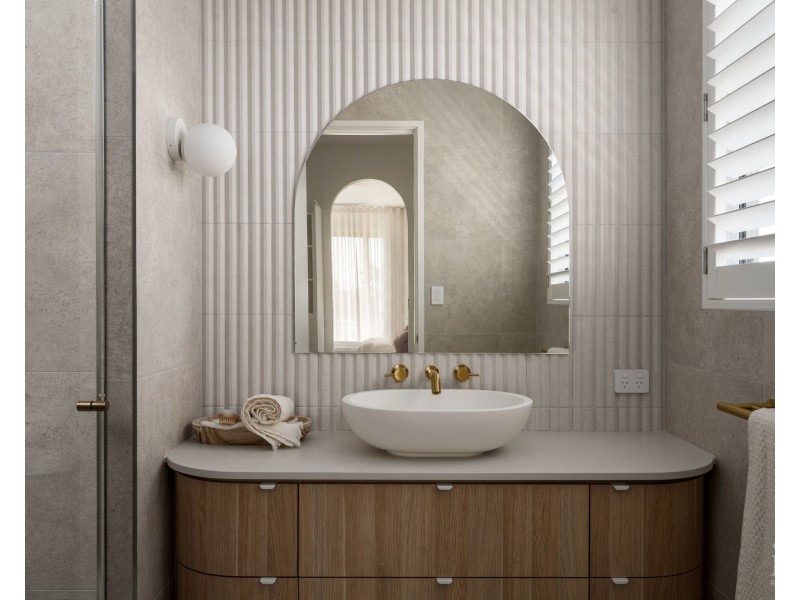 5 Paterson Place, Paradise Point QLD 4216