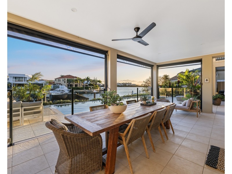 12 Queen Anne Court, Sovereign Islands QLD 4216