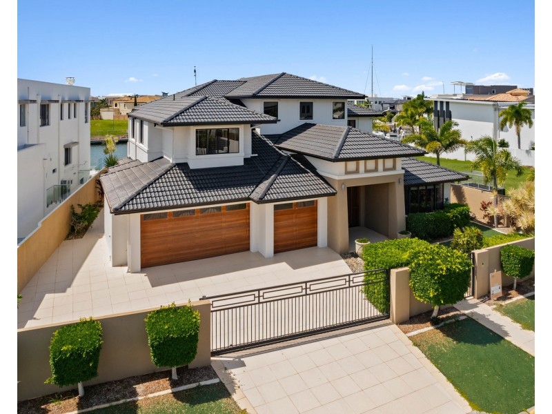 53 Royal Albert Crescent, Sovereign Islands QLD 4216