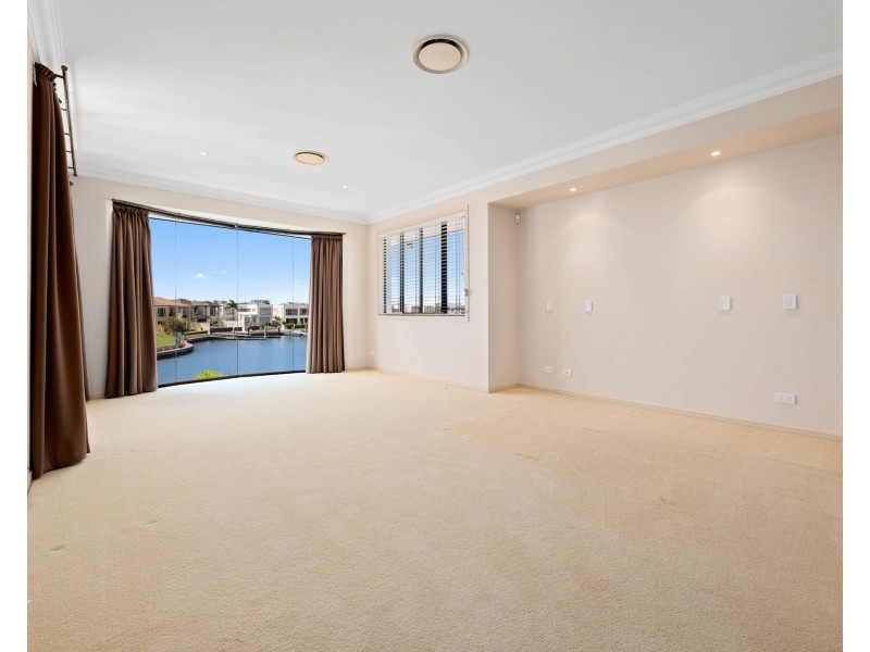 53 Royal Albert Crescent, Sovereign Islands QLD 4216