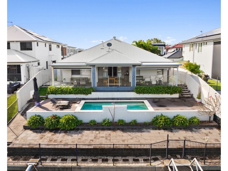 21 Harbourvue Court, Helensvale QLD 4212