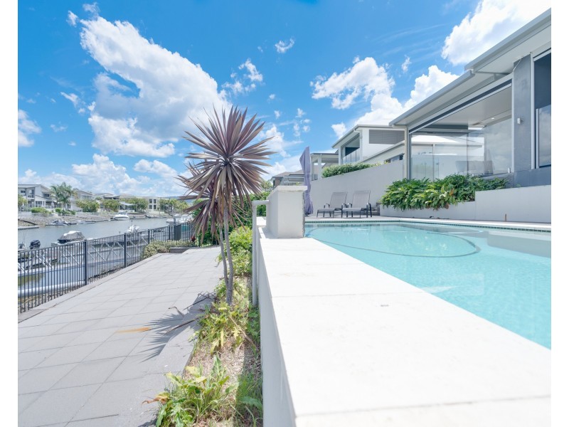 21 Harbourvue Court, Helensvale QLD 4212