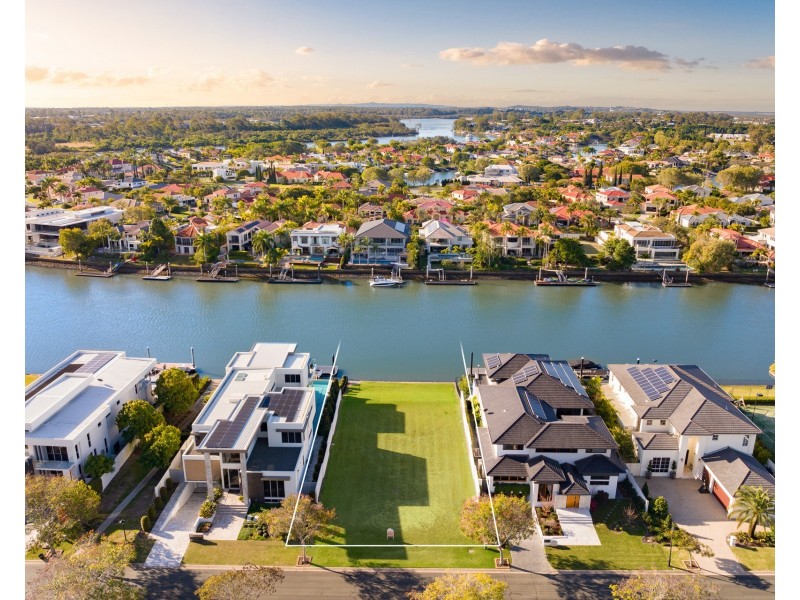 2610 Virginia Drive, Hope Island QLD 4212