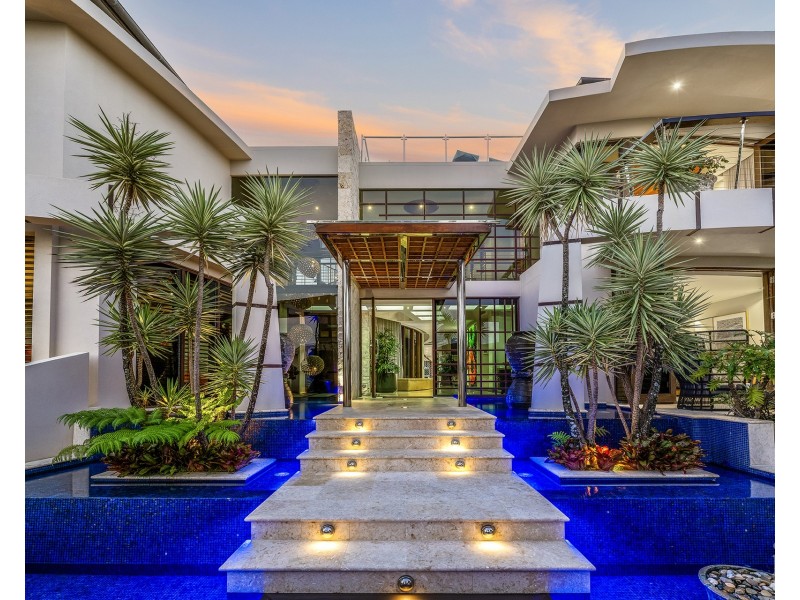 1 Westminster Court, Sovereign Islands QLD 4216