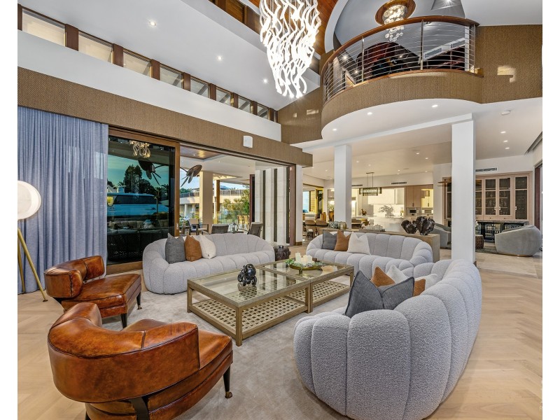 1 Westminster Court, Sovereign Islands QLD 4216