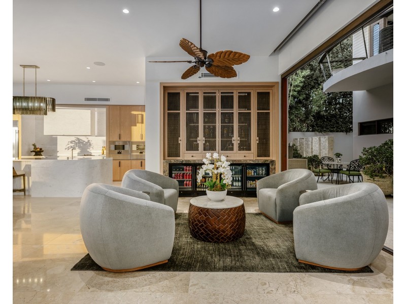 1 Westminster Court, Sovereign Islands QLD 4216