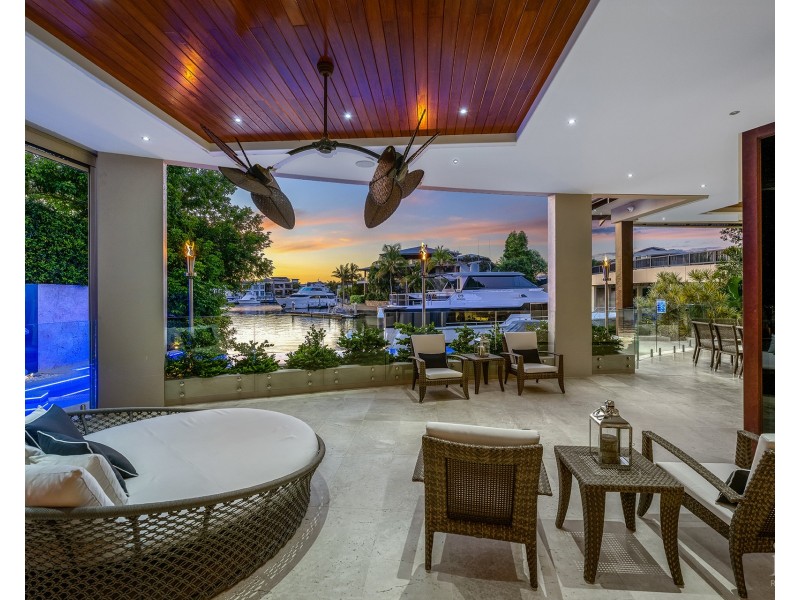 1 Westminster Court, Sovereign Islands QLD 4216