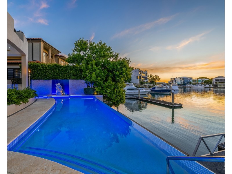 1 Westminster Court, Sovereign Islands QLD 4216