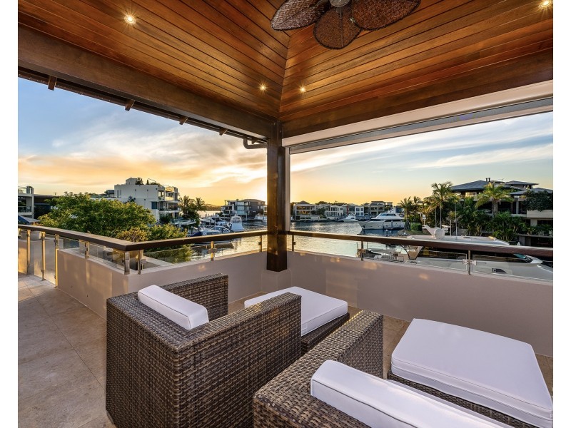 1 Westminster Court, Sovereign Islands QLD 4216