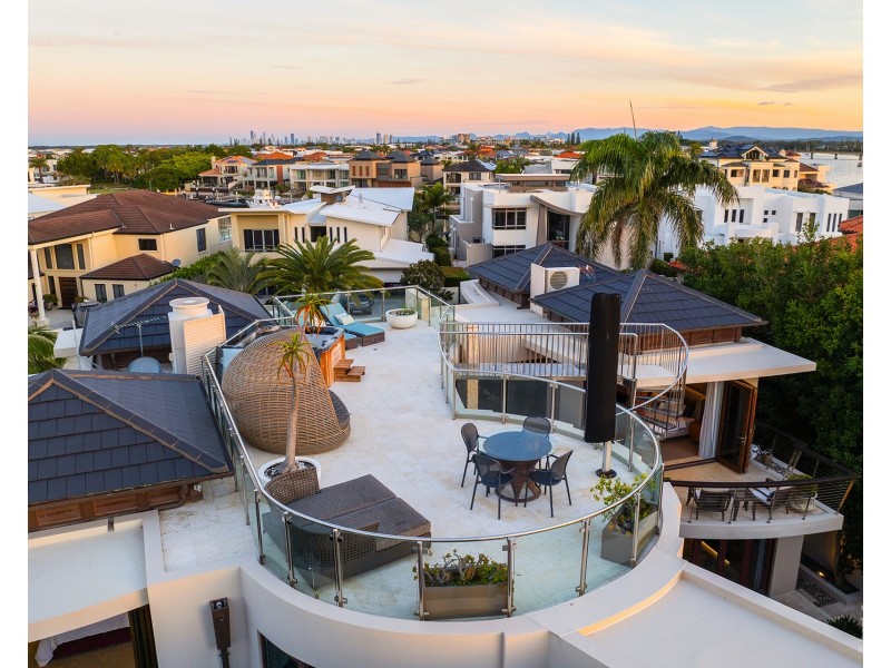 1 Westminster Court, Sovereign Islands QLD 4216