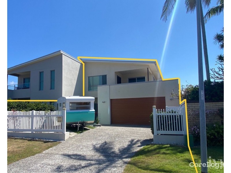 2/2 Bulolo Avenue, Runaway Bay QLD 4216