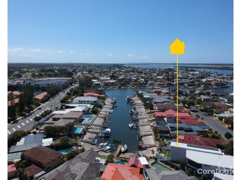 2/2 Bulolo Avenue, Runaway Bay QLD 4216