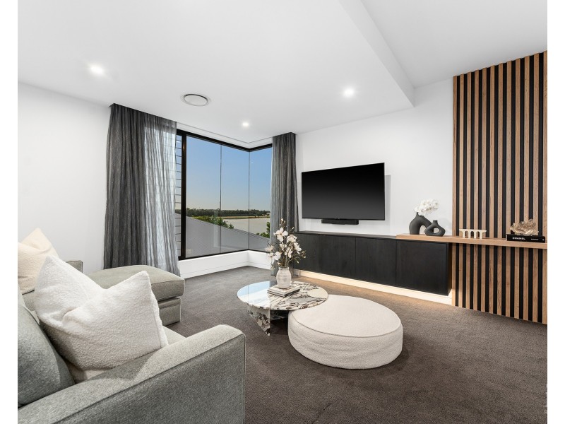 9 Temple Island Circuit, Oxenford QLD 4210