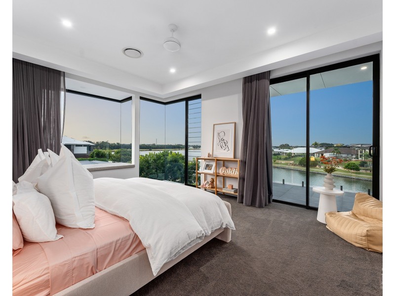 9 Temple Island Circuit, Oxenford QLD 4210