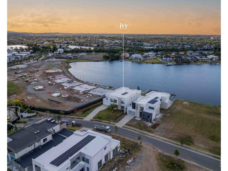 8  Lake Serenity Boulevard, Helensvale QLD 4212