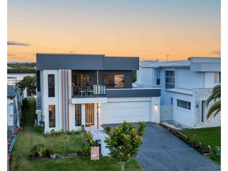 47 Lake Serenity Boulevard, Helensvale QLD 4212