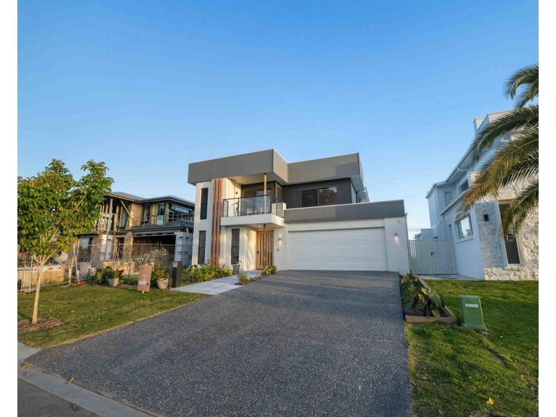 47 Lake Serenity Boulevard, Helensvale QLD 4212